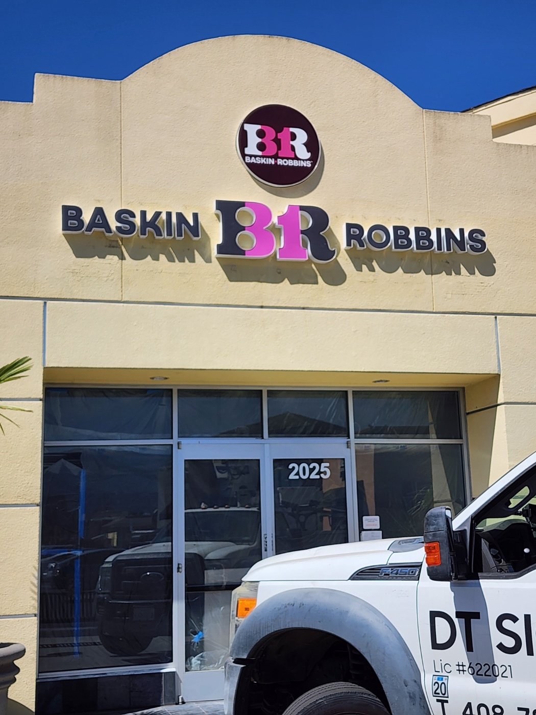 Baskin Robbins storefront install