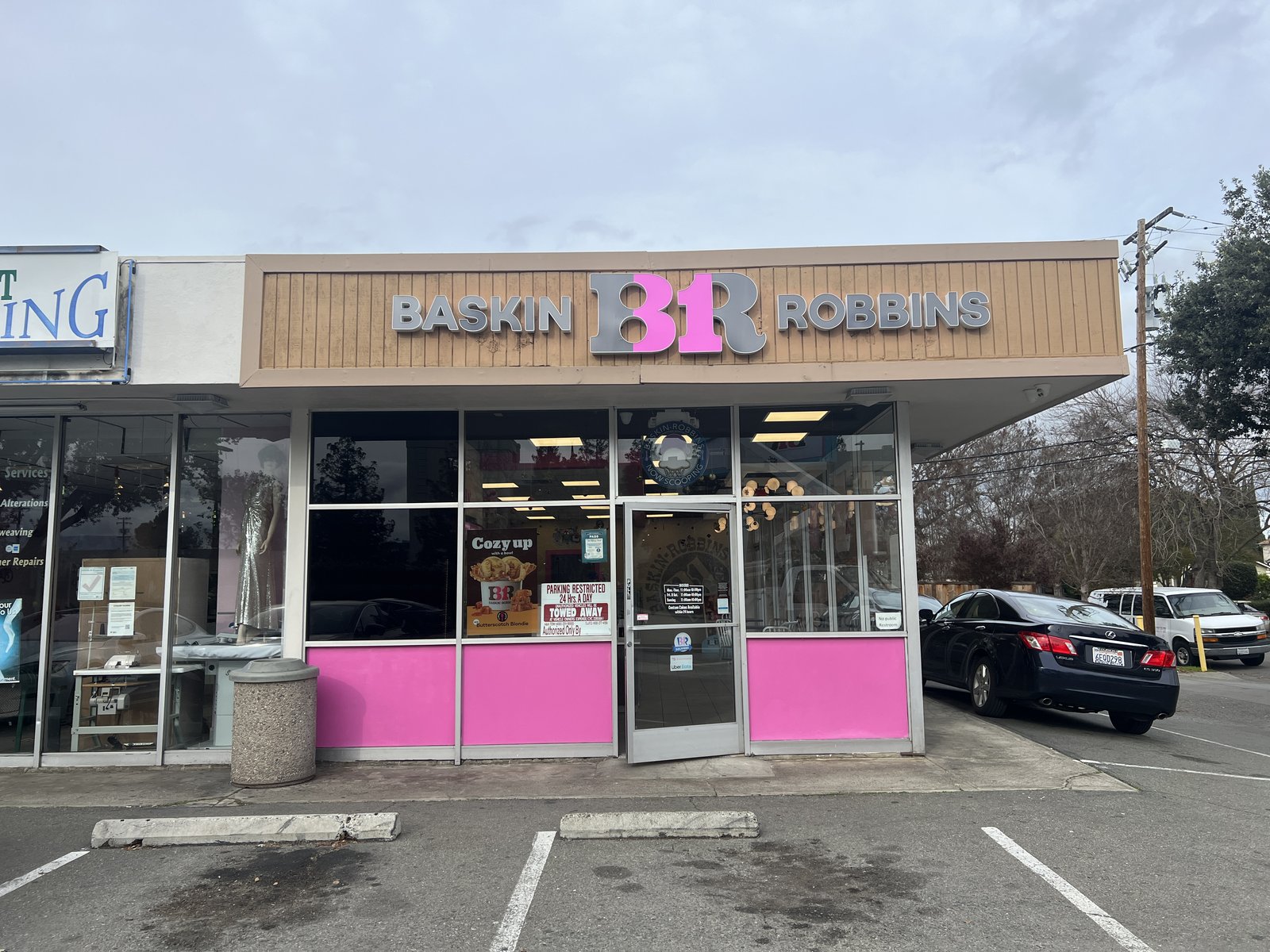 Baskin-Robbins San Jose storefront sign