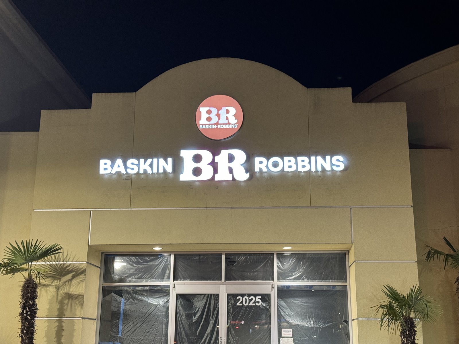 Baskin-Robbins San Jose Camden storefront sign at night