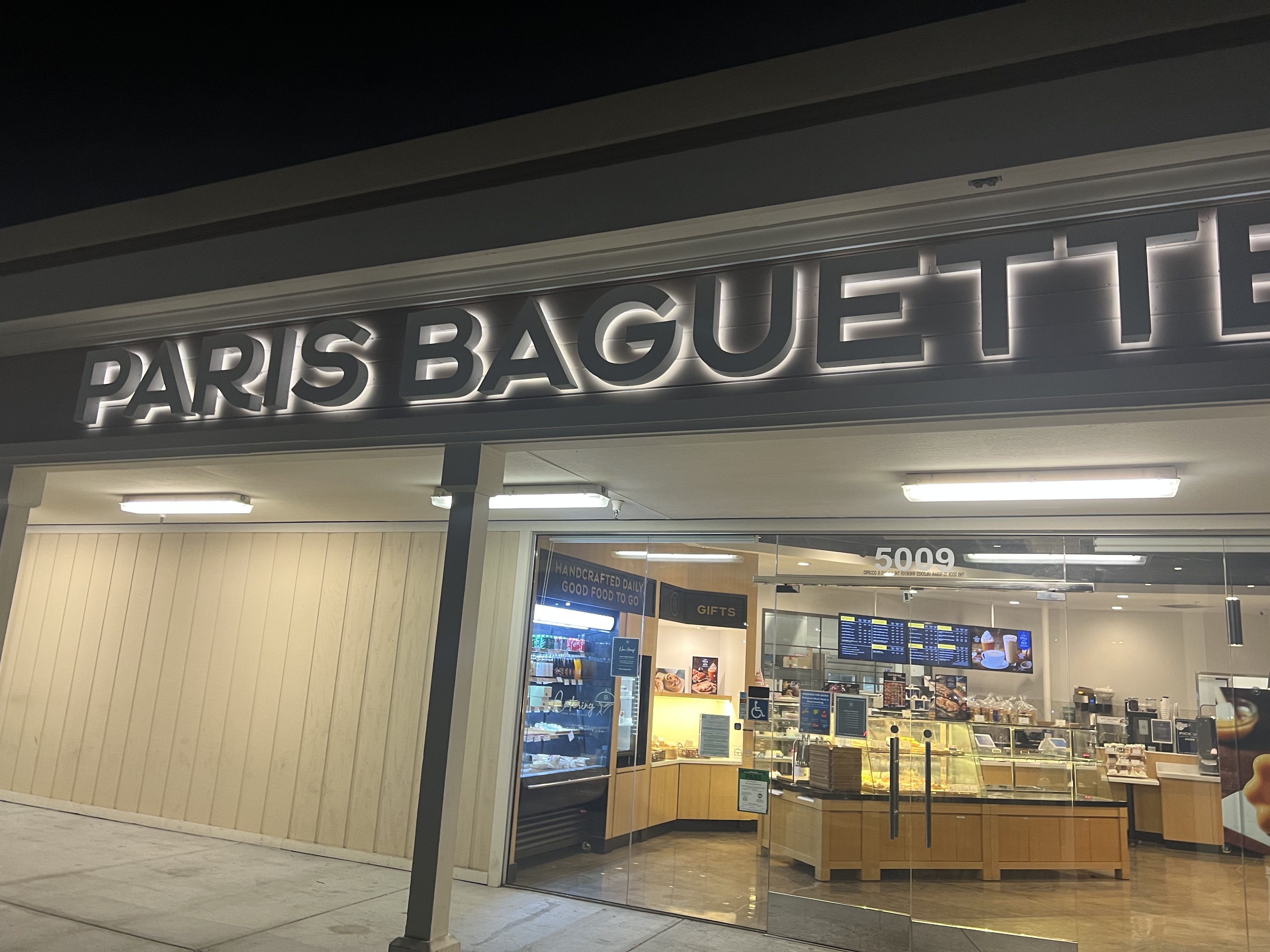 Paris Baguette Fremont storefront sign