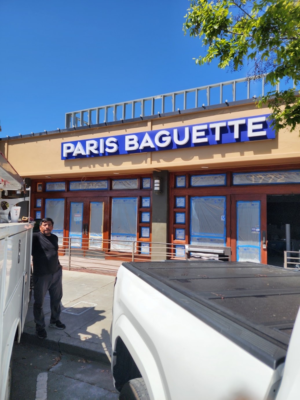 Paris Baguette Livermore storefront sign