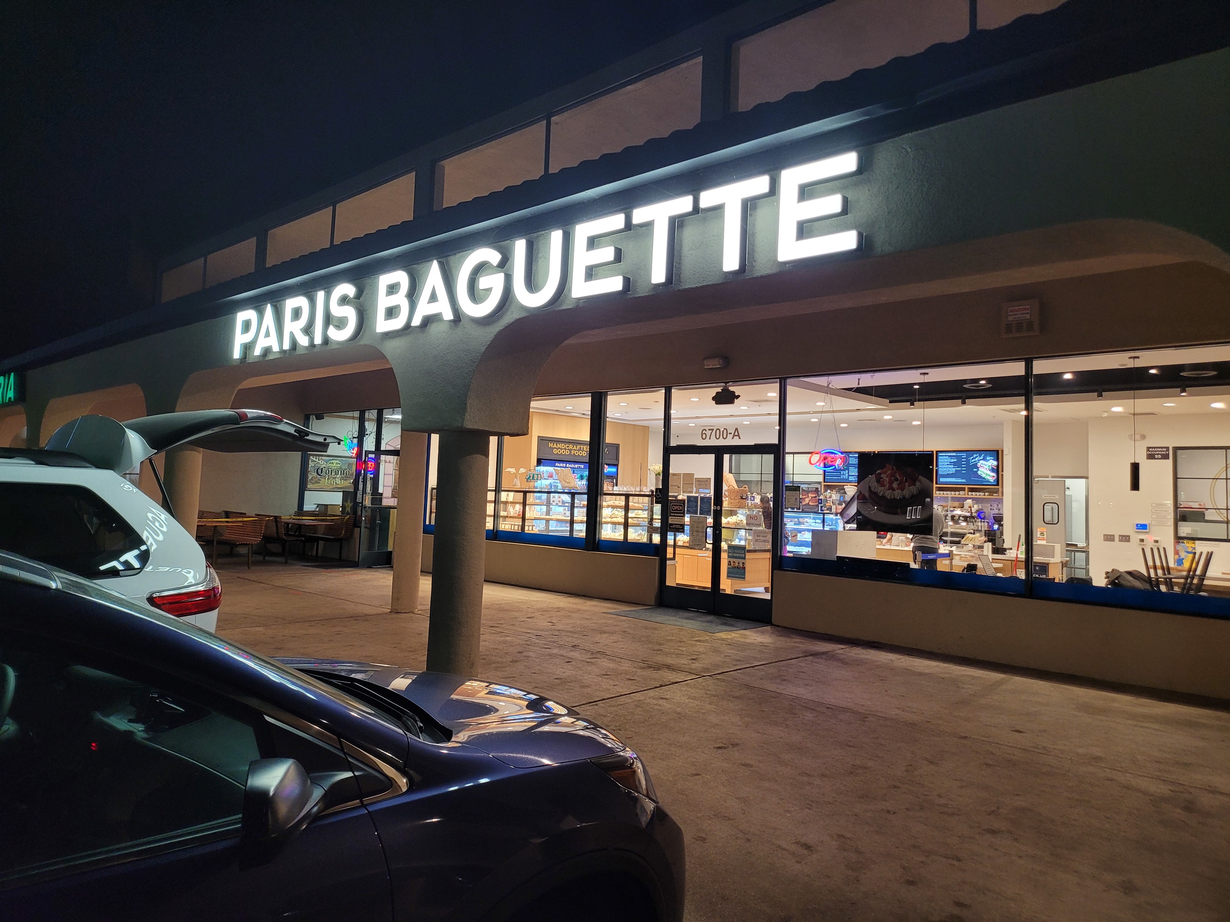 Paris Baguette Pleasanton storefront sign