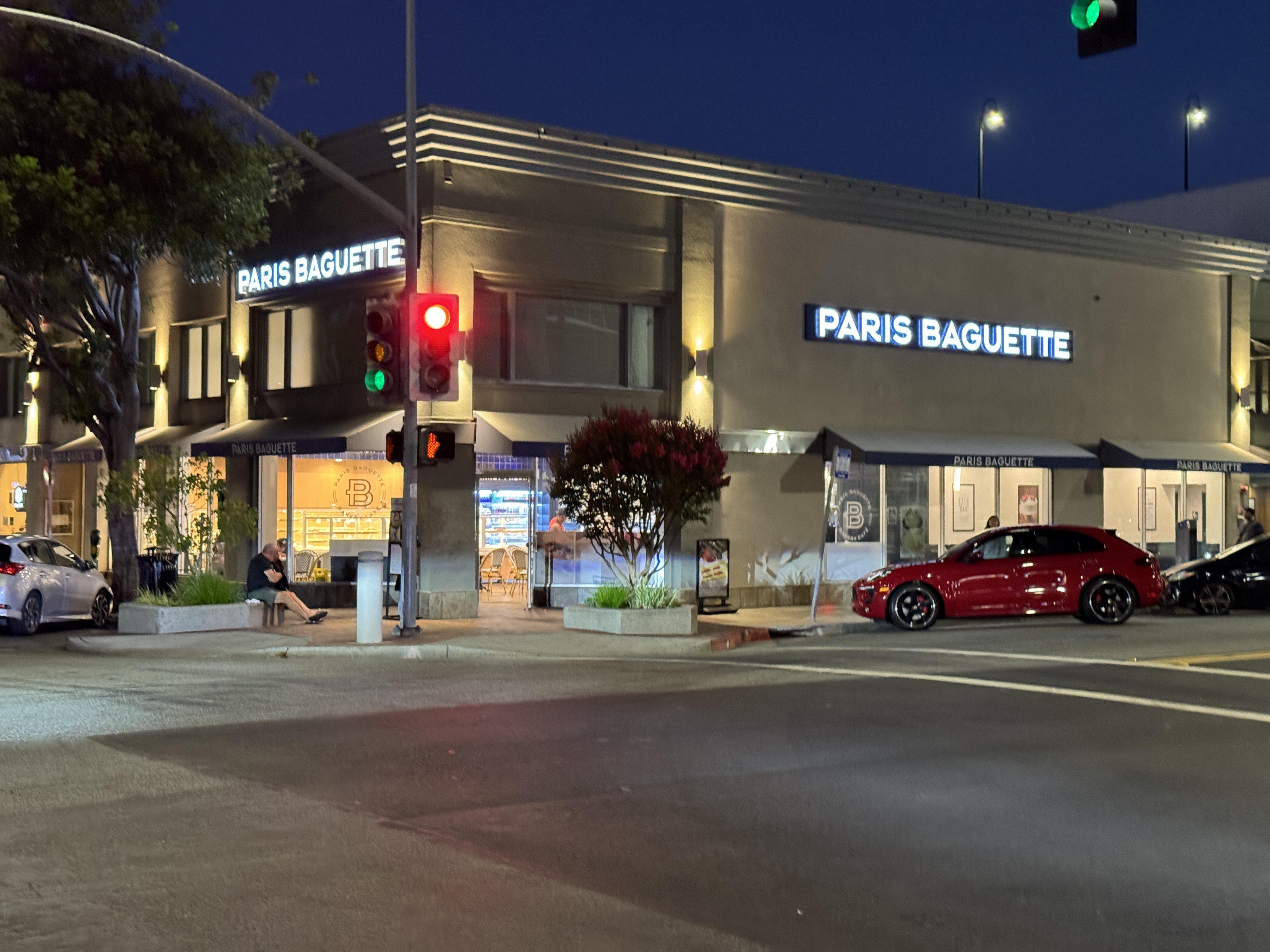 Paris Baguette San Mateo storefront sign