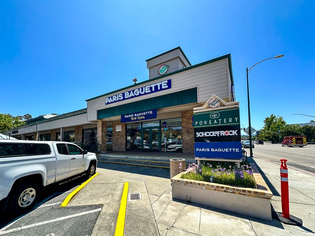 Paris Baguette Walnut Creek storefront sign