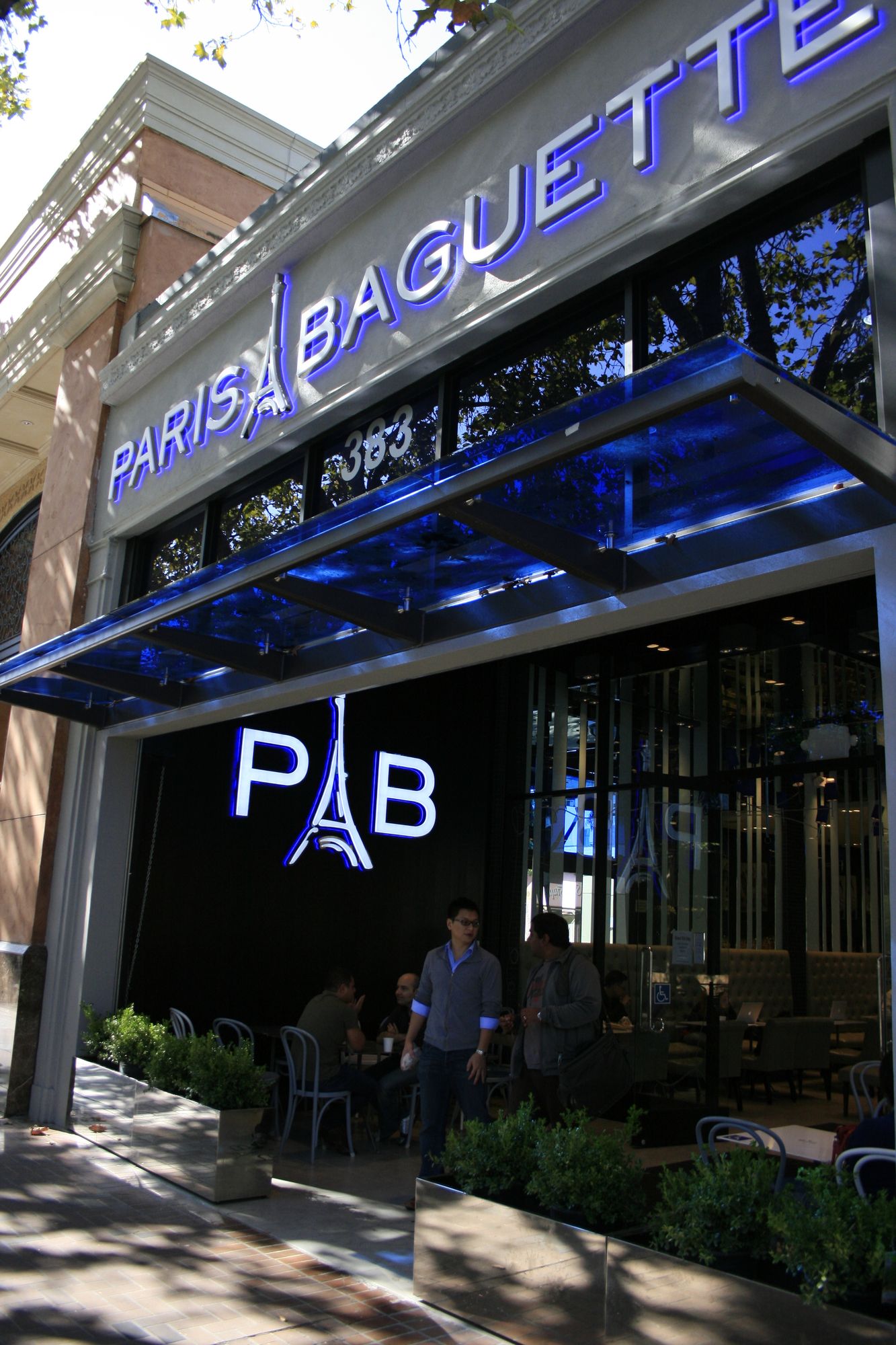 Channel letter signage for Paris Baguette in Palo Alto